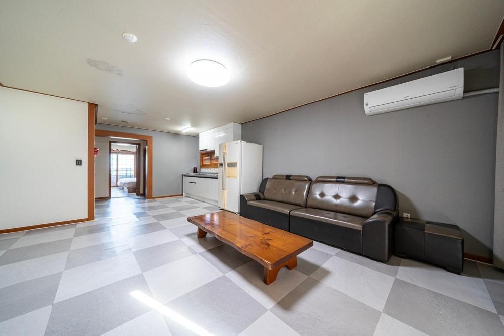 Oceanview Resortel Boryeong Exterior photo