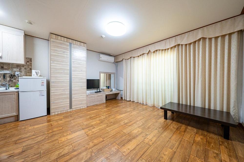 Oceanview Resortel Boryeong Exterior photo